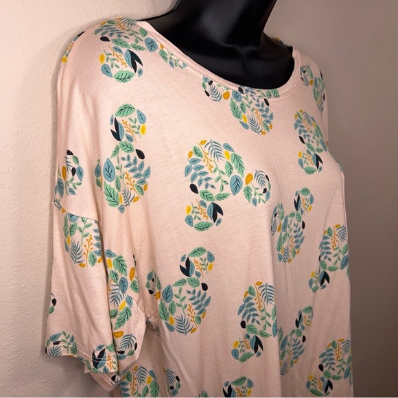 Medium Disney Pink Green Leaves Mickey Mouse Shapes Tshirt Lightweight Tee - Picture 4 of 14